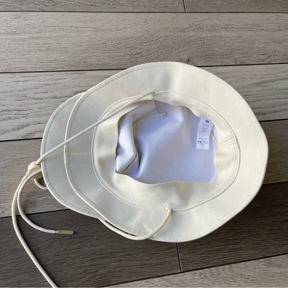 lululemon athletica White Bucket Hat